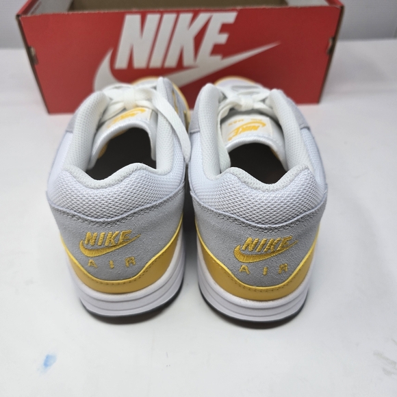 New Nike Air Max 1 Essential University Gold Pure Platinum Men Size 9 FZ5808 100 - Picture 5 of 11
